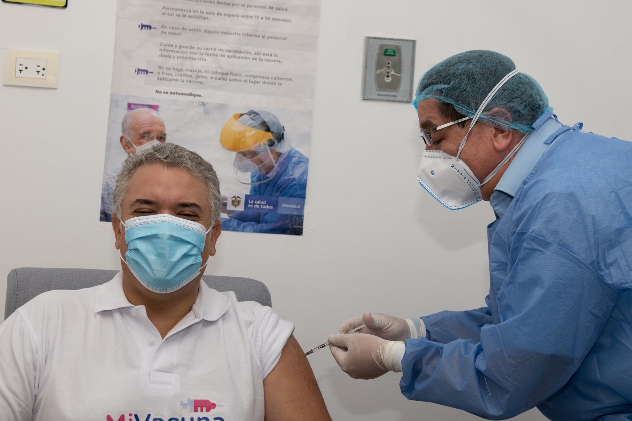 Duque ya recibió la segunda dosis de la vacuna contra el coronavirus