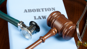 aborto en cuerpo ajeno