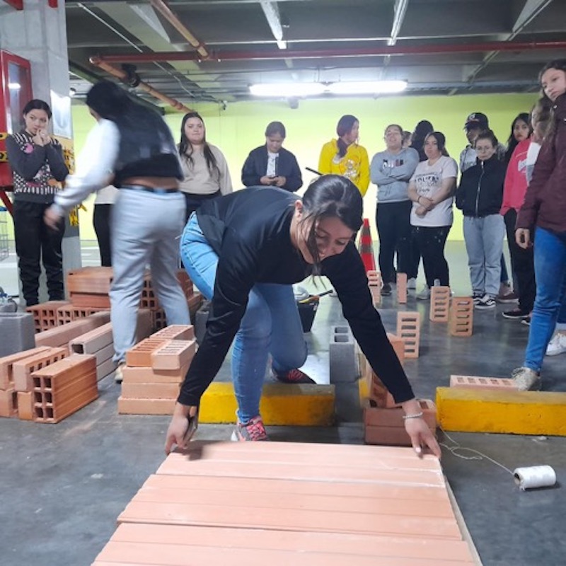 Mujeres que construyen